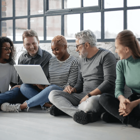 3. Fomenta interaccions positives entre gent jove i gent&nbsp;gran